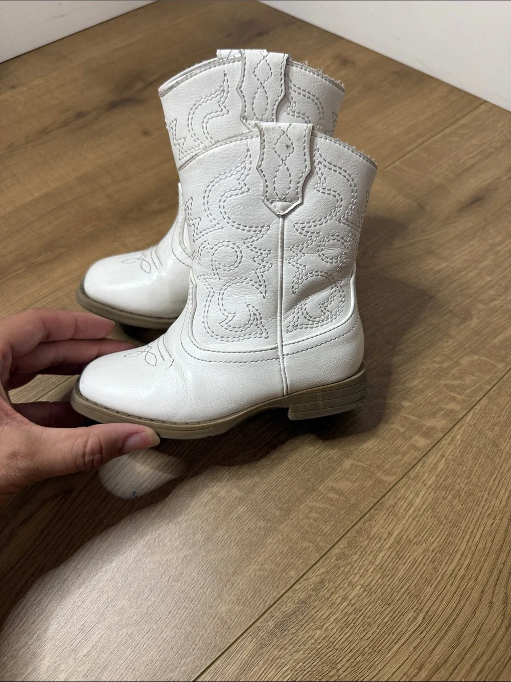 wonder nation White Kids Western Cowboy Boots with Stitch Detail
